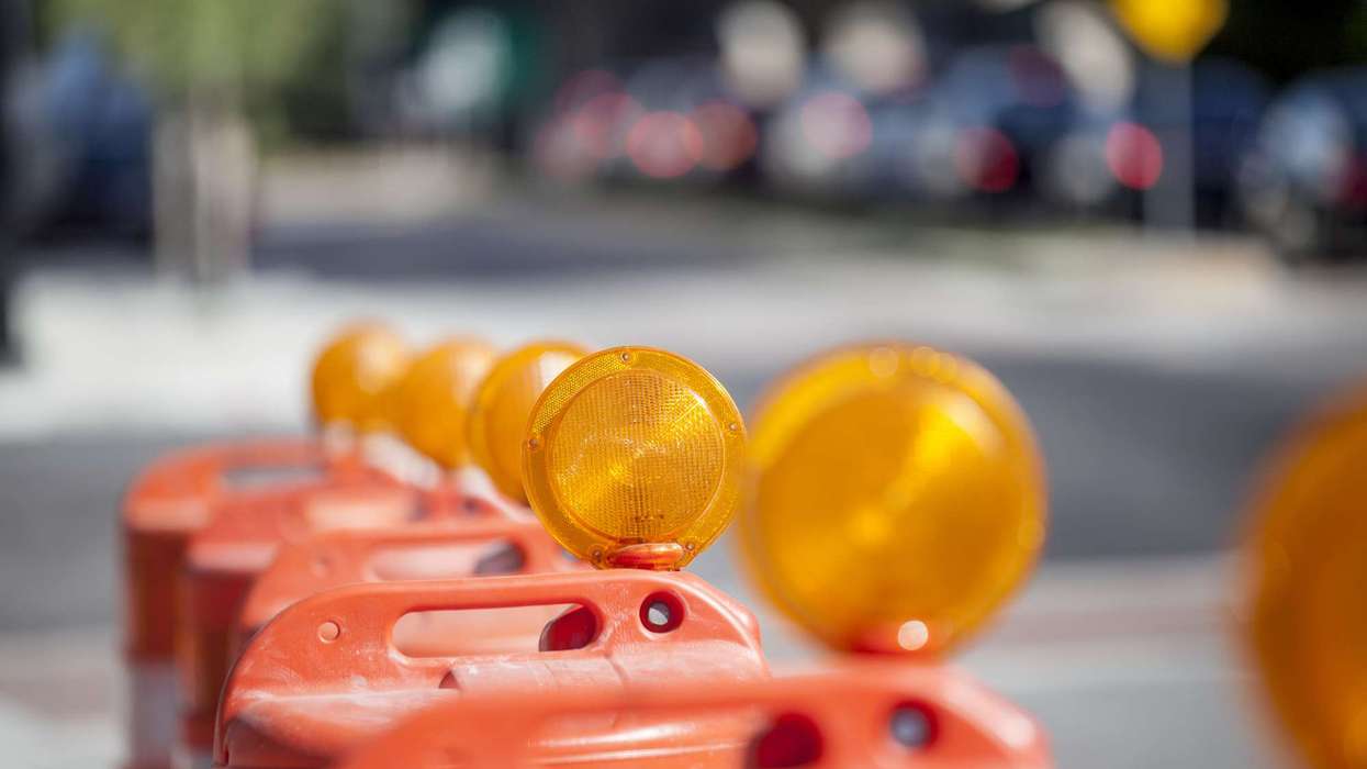 Construction safety barrier barrels