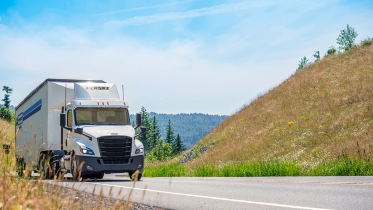 penske logistics truck on road