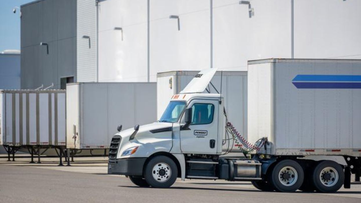 penske logistics truck at warehouse
