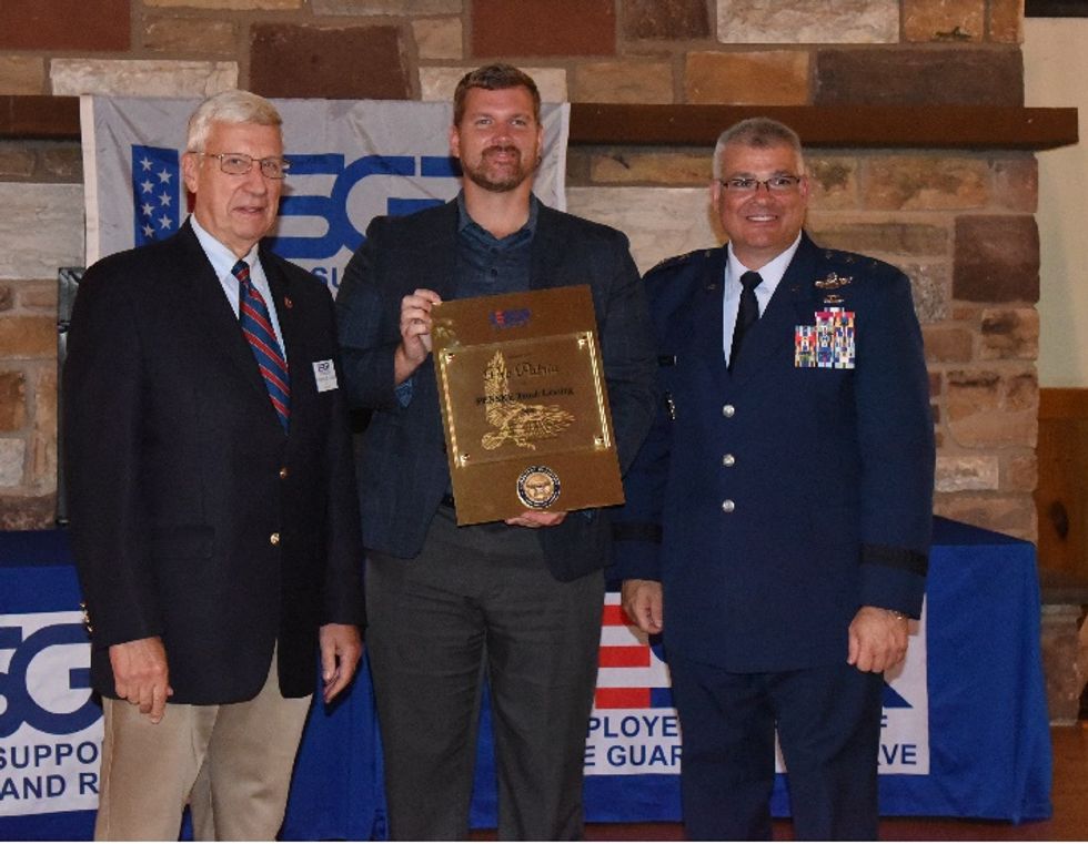 
Penske Honored with Pro Patria Award for Support of Guard and Reserves
