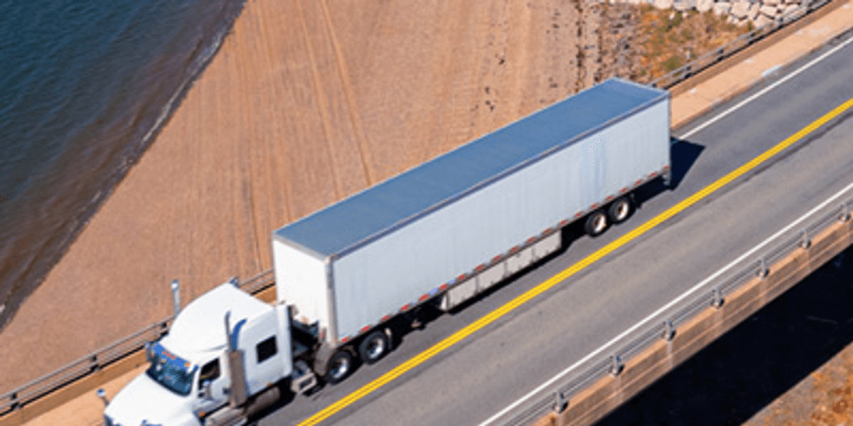Managing a Network of Decentralized Distribution Centers